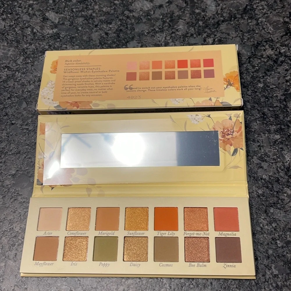 Laura Geller Wildflower Wishes Multi Finish Eyeshadows shimmering suede, velvety